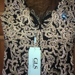 Never worn size small Elizabeth K prom dress